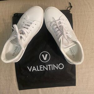 Valentino White Sneakers Leather Low-Top size 8.5 Women brand new